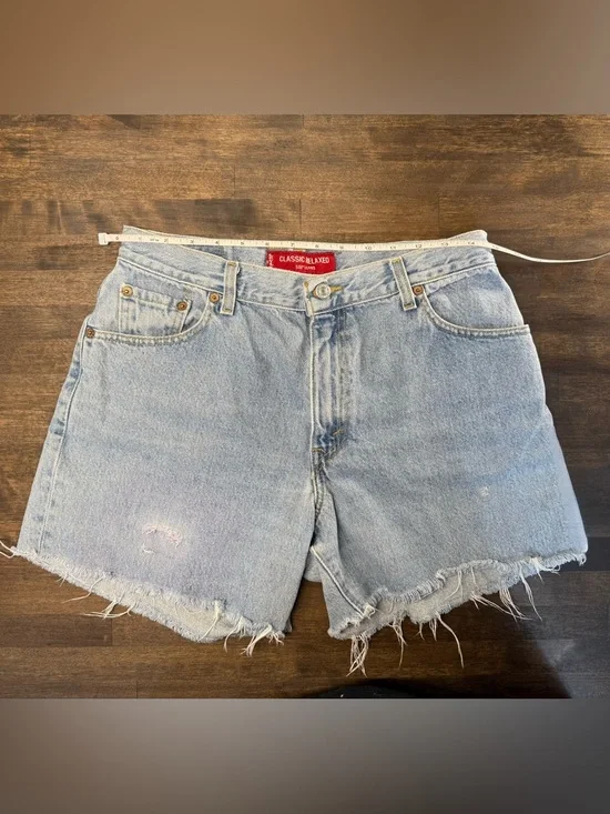 Levi’s 550 Cutoff Denim Shorts Light Wash Frayed Hem Relaxed Fit 12M (W34–35) - Picture 6 of 10